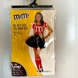 New M&M red costume kit. Includes T-short, suspenders and socks. Adult M: 8-10